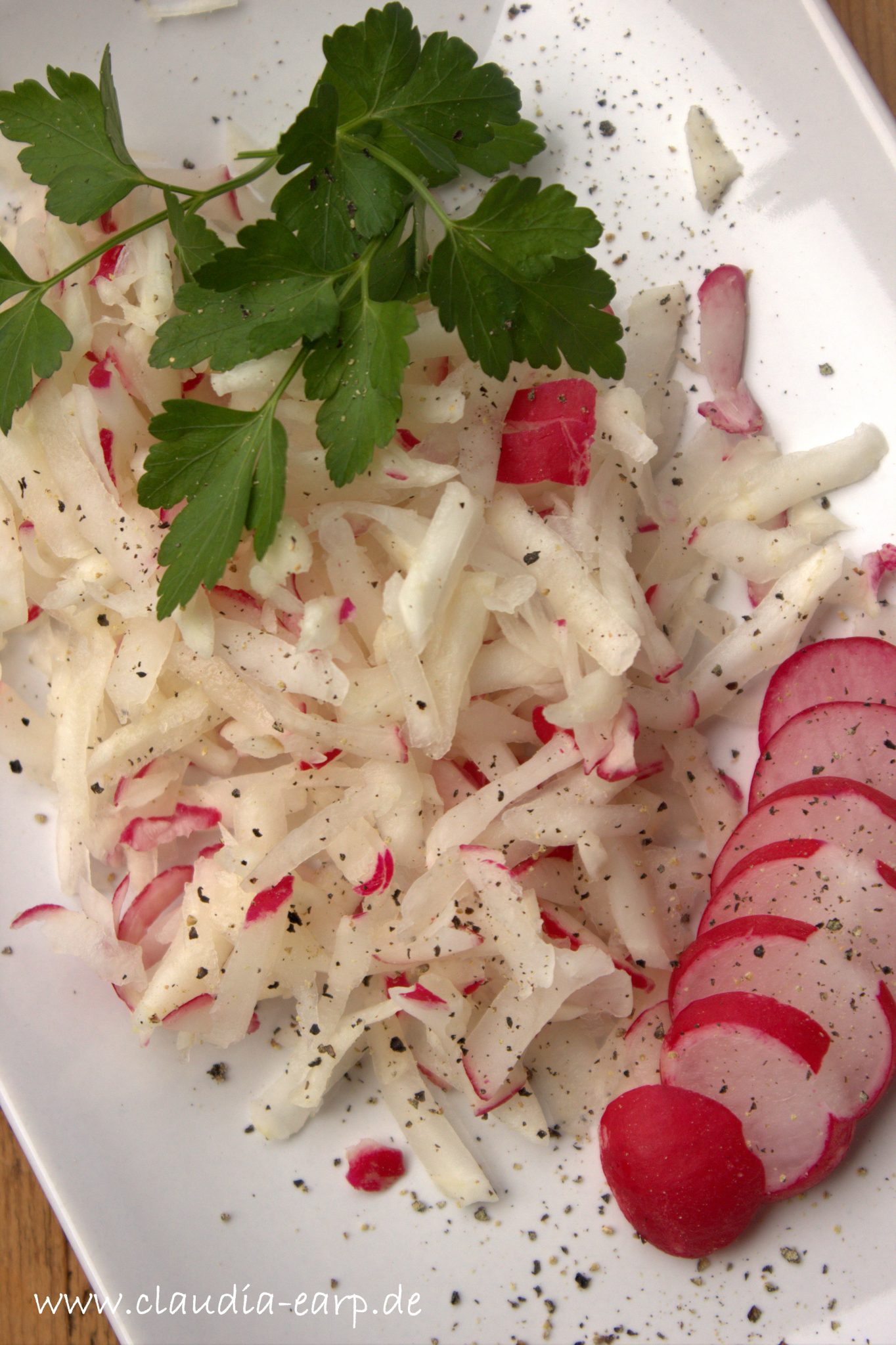 Rettich Radieschen Salat Ein Leichter Fruhlingssalat