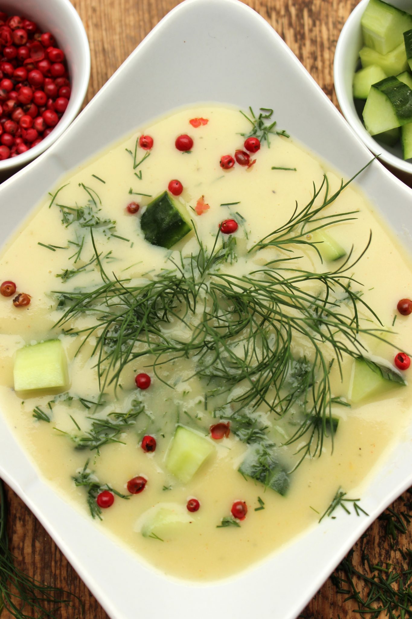 Gurken-Kokos-Suppe mit Dill - eine erfrischende Sommersuppe