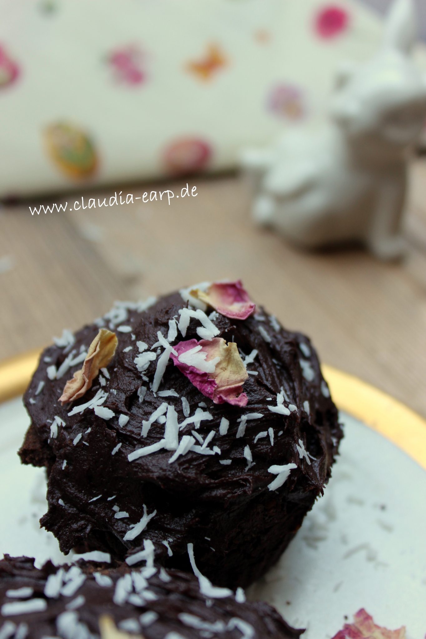 Vegane Schokoladen-Cupcakes mit Süßkartoffel / Claudia Earp
