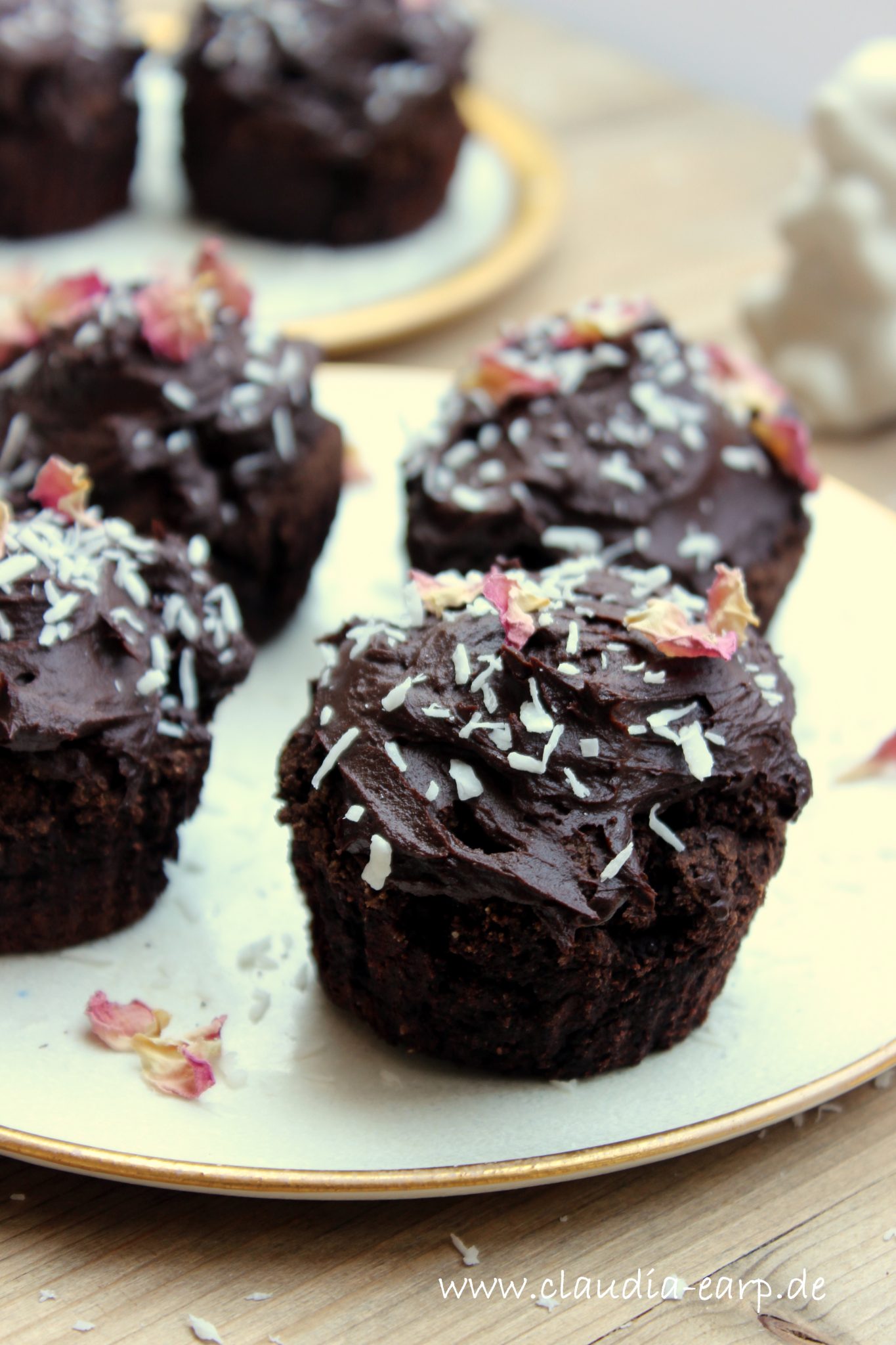 Vegane Schokoladen-Cupcakes mit Süßkartoffel / Claudia Earp