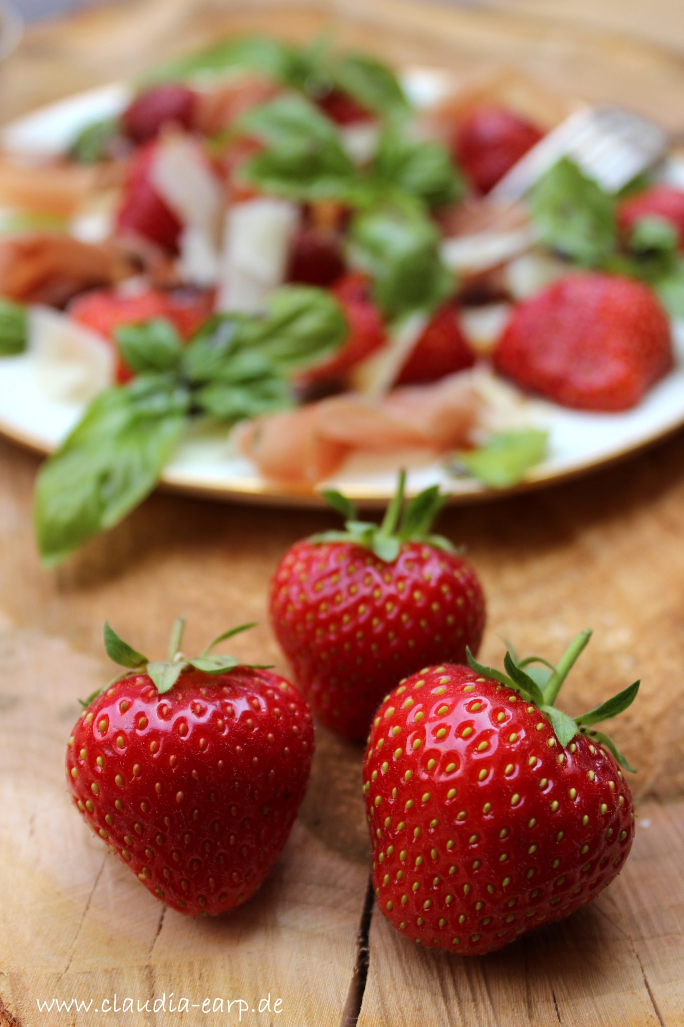 Sommer-Genuss: Erdbeeren, Parmesan und Serrano mit Balsamico-Honig
