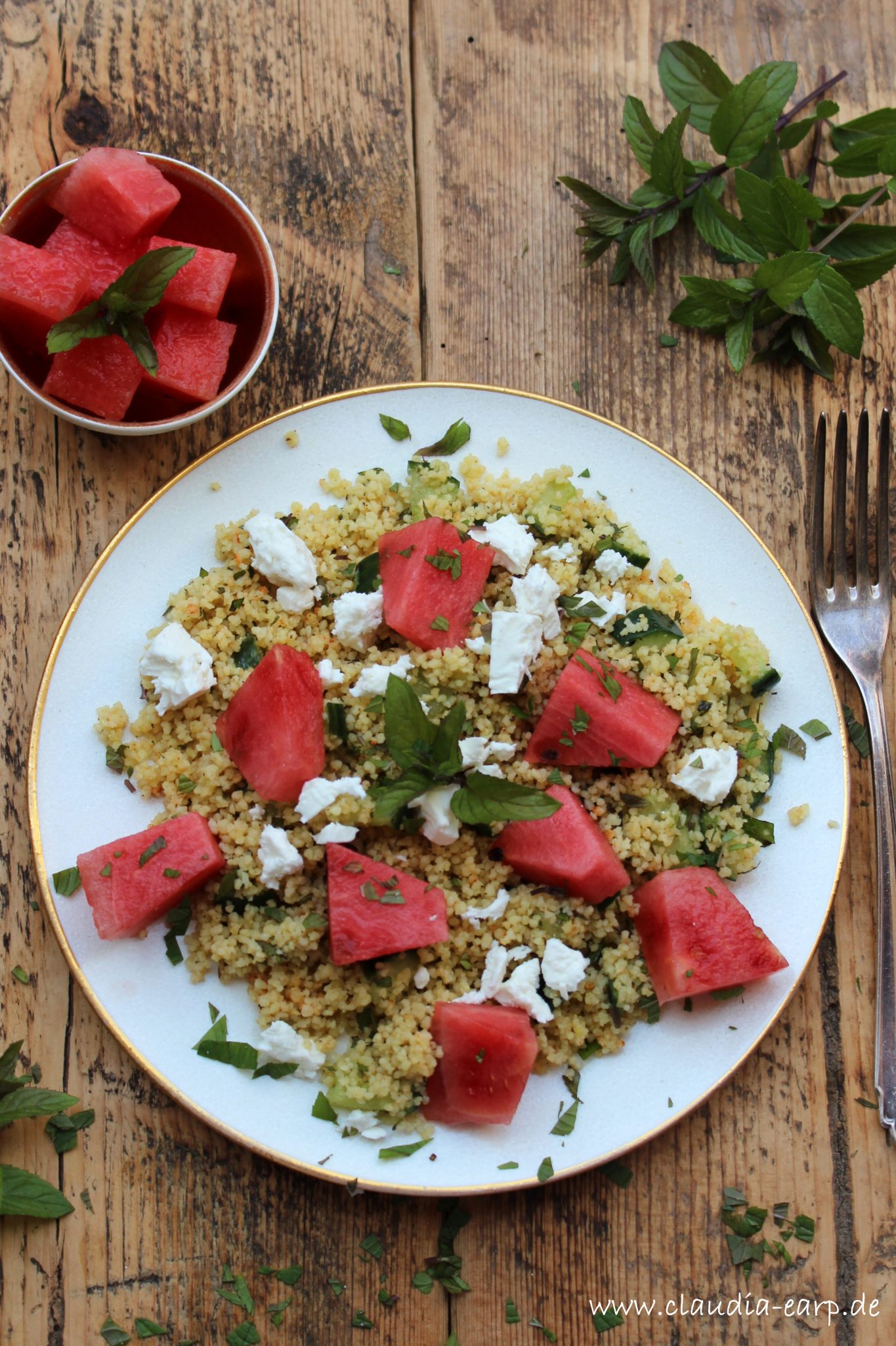 Sommerlicher Couscous-Salat mit Wassermelone und Feta