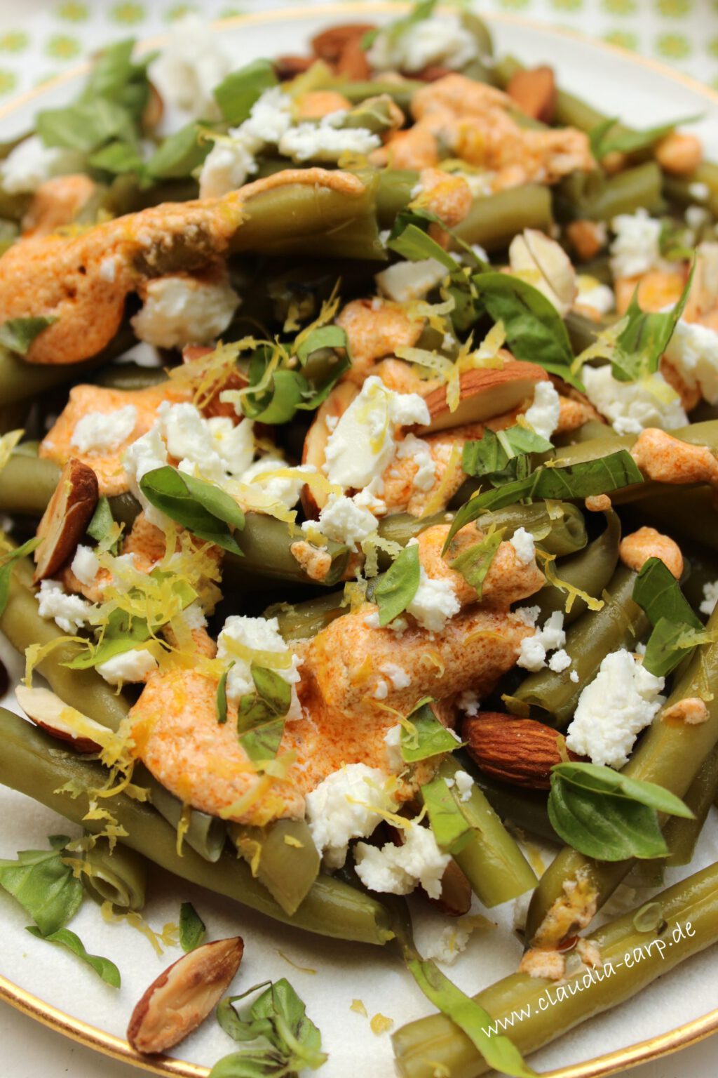 Grüner Bohnen Salat mit gerösteten Mandeln und Feta
