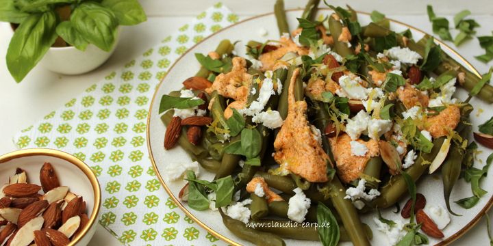 Grüner Bohnen Salat mit gerösteten Mandeln und Feta