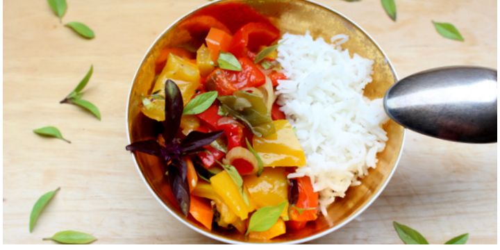 Paprika-Zucchini-Karotten-Gemüse mit Basmati Reis