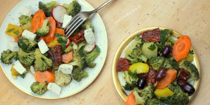 Bunter Brokkoli-Salat mit Kalamata-Oliven