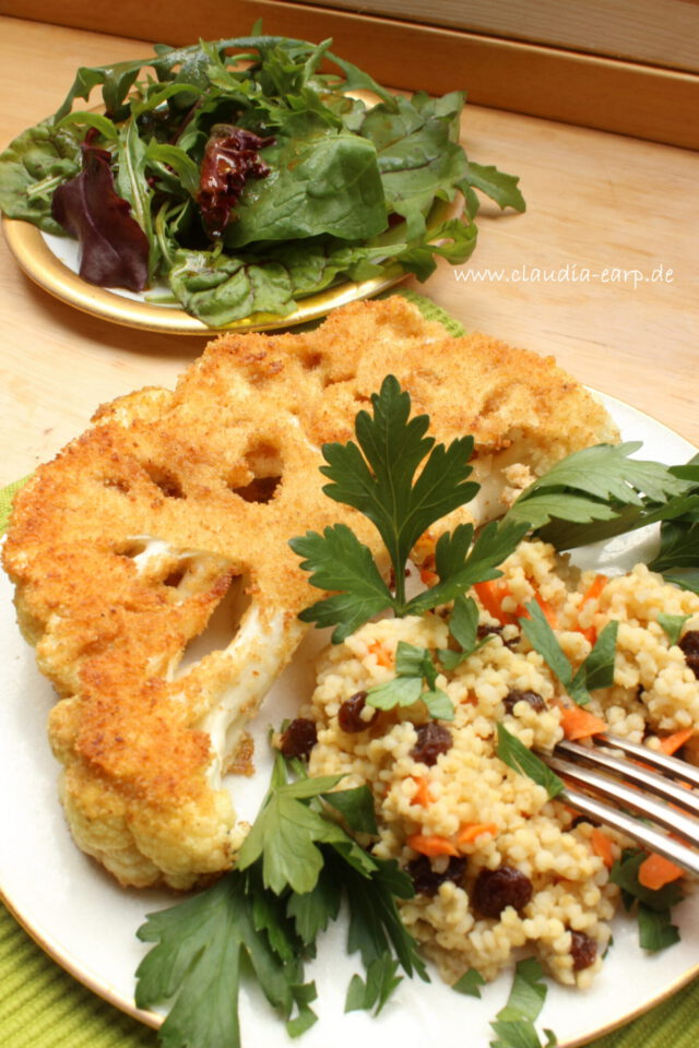 Blumenkohl-Schnitzel mit Hirse und knackigem Salat