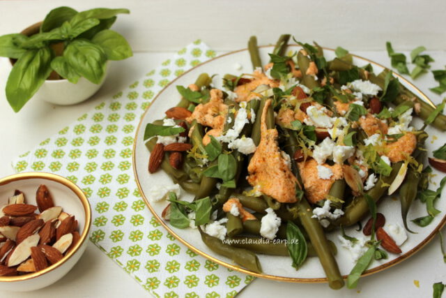 Grüner Bohnen Salat mit gerösteten Mandeln und Feta