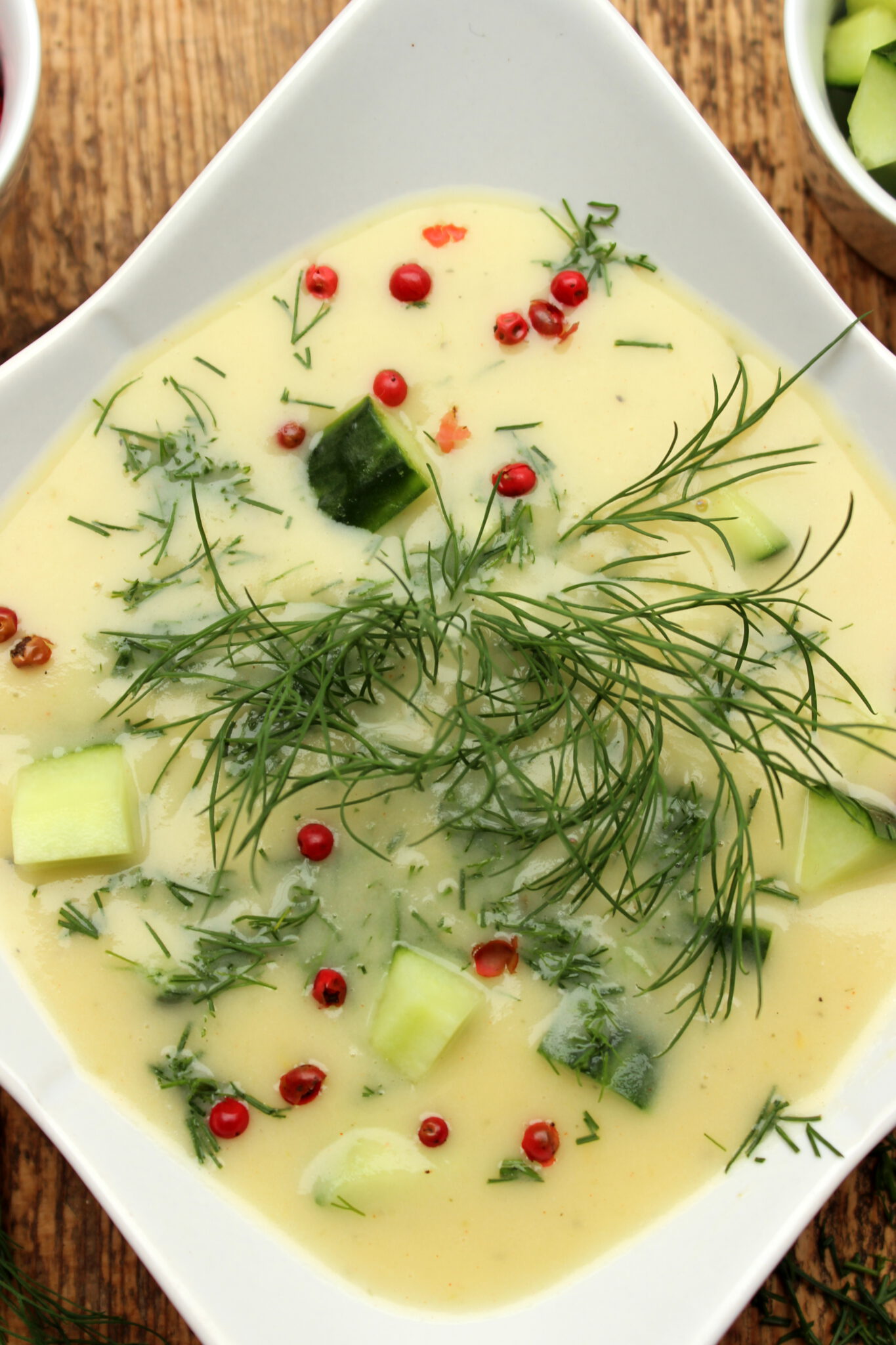 Gurken-Kokos-Suppe mit Dill - eine erfrischende Sommersuppe