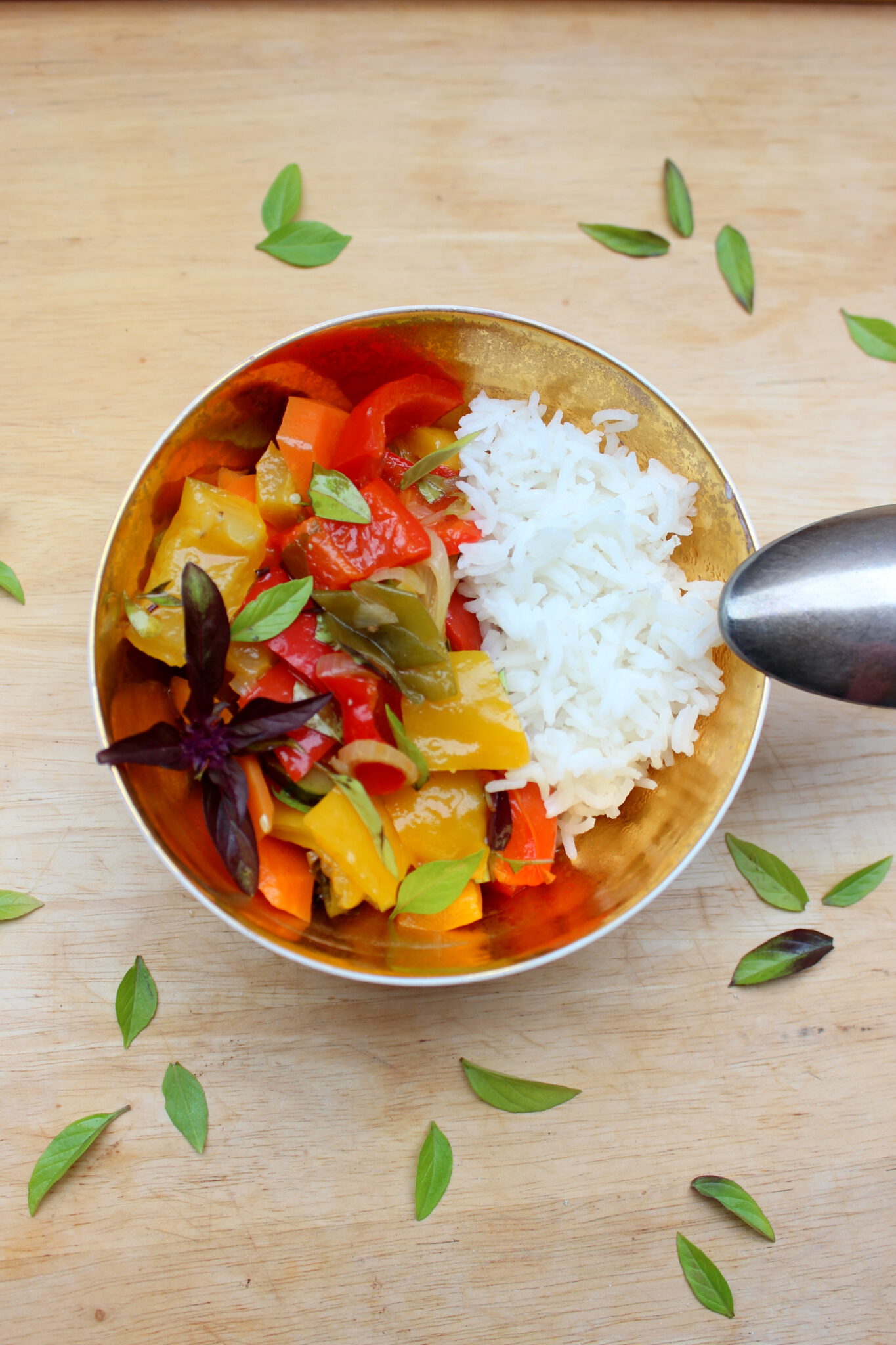 Paprika-Zucchini-Karotten-Gemüse mit Basmati Reis