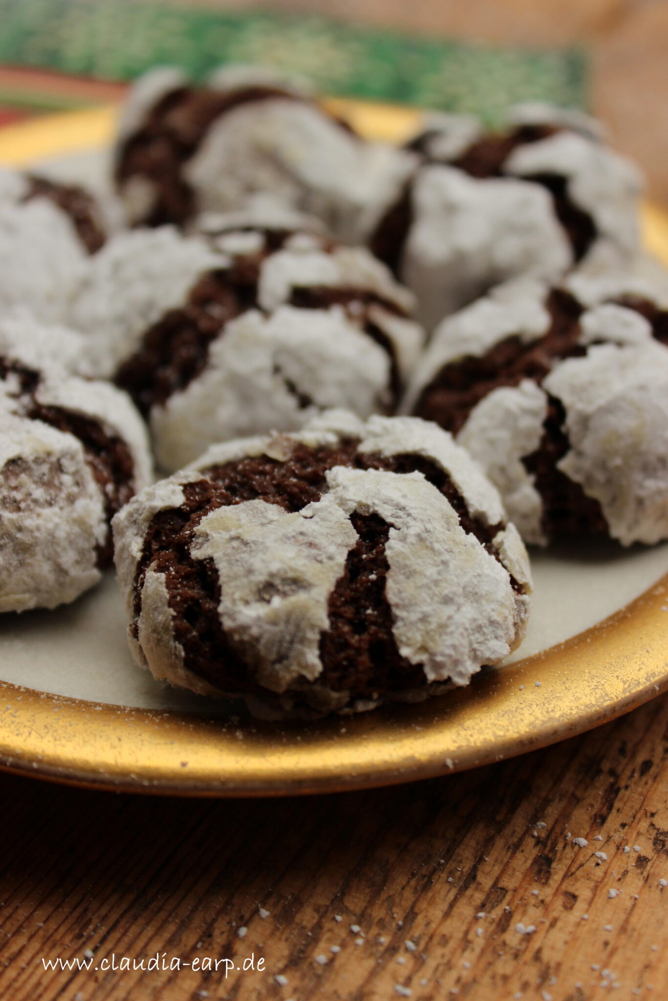 Schoko-Schnee-Kugeln - Glutenfreie Weihnachts-Plätzchen Schoko-Schnee-Kugeln - Glutenfreie Weihnachts-Plätzchen