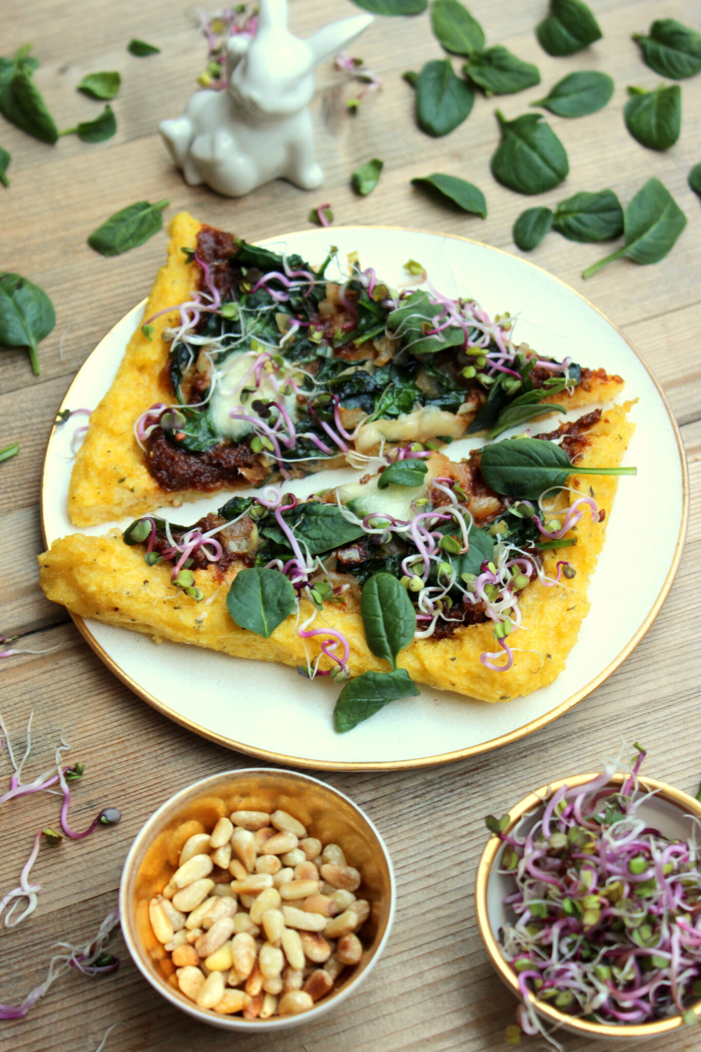 Spinat-Polenta-Tarte für deinen Oster-Brunch Spinat-Polenta-Tarte für deinen Oster-Brunch