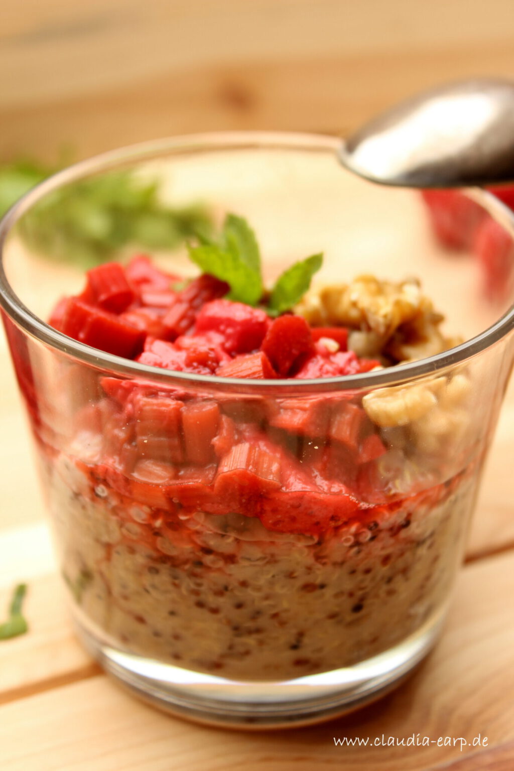 Süßes Quinoa-Frühstück mit Obst - die Extra-Portion Eisen