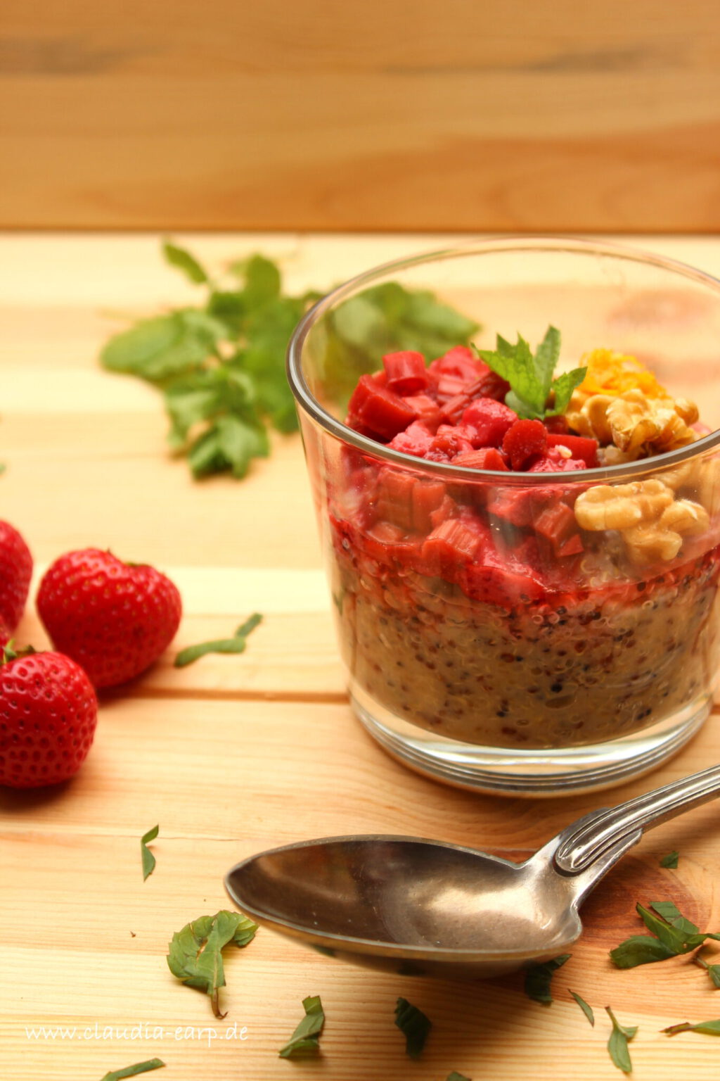 Süßes Quinoa-Frühstück mit Obst - die Extra-Portion Eisen