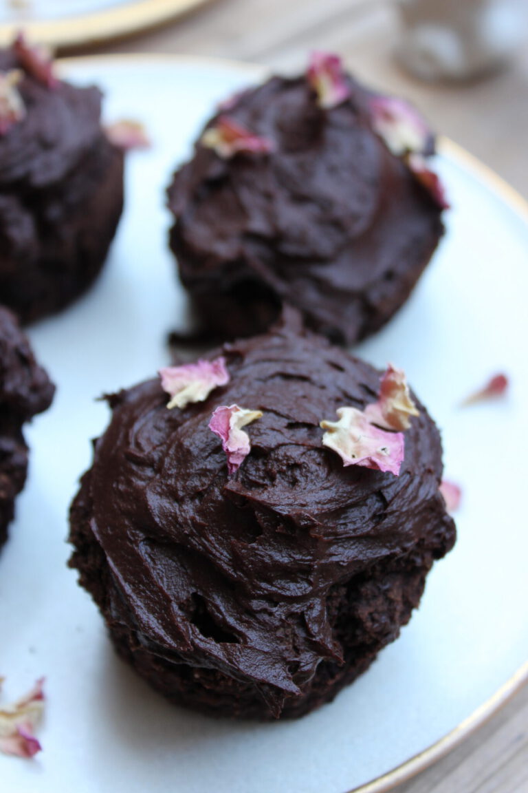 Vegane Schokoladen-Cupcakes mit Süßkartoffel Vegane Schokoladen-Cupcakes mit Süßkartoffel