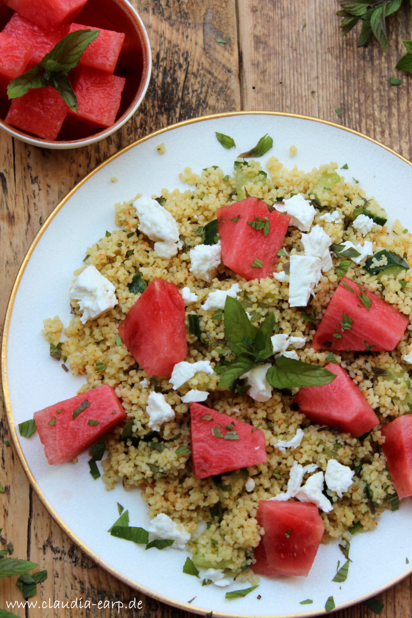 Sommerlicher Couscous-Salat mit Wassermelone und Feta
