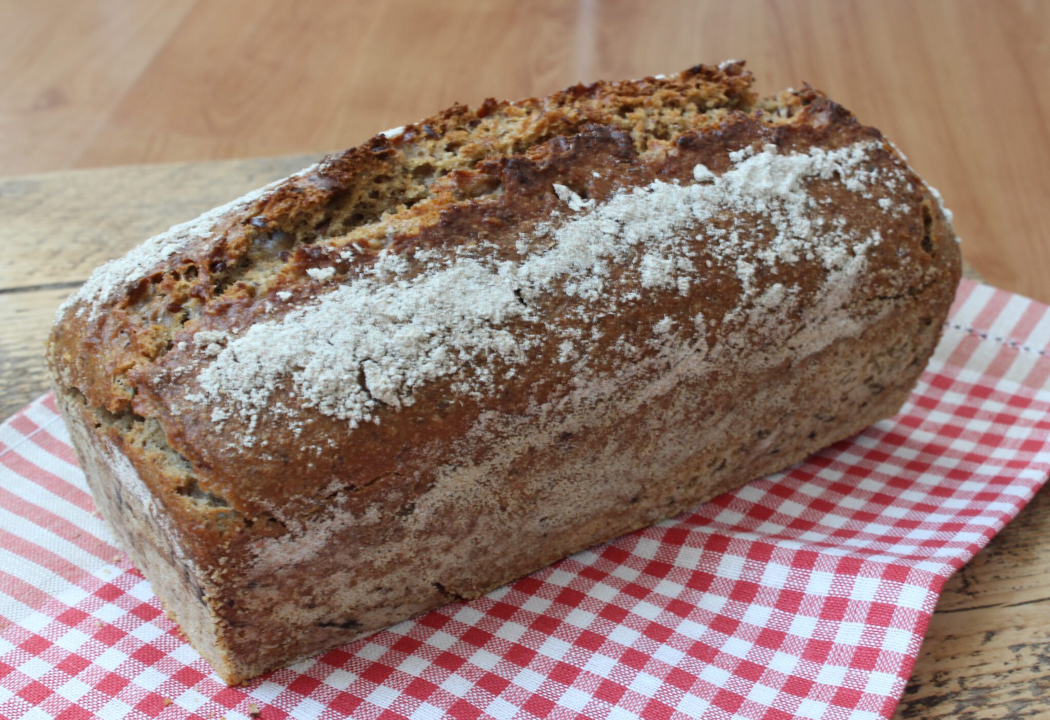Brot wie vom Bäcker: Dinkel-Roggen-Emmer-Sauerteig-Brot