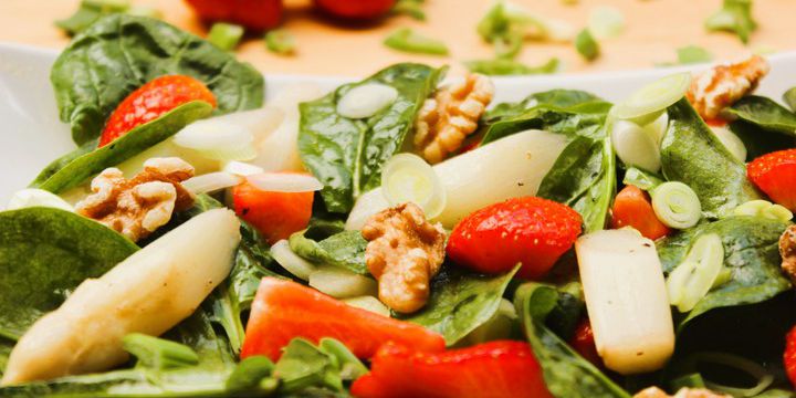 Salat mit Spargel und mehr