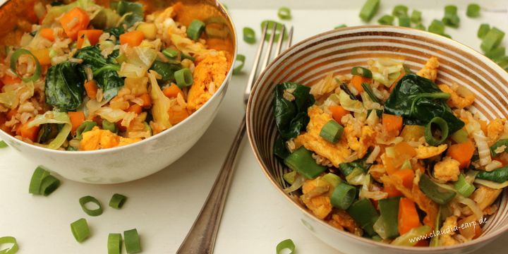 Schale, Reis, Spinat, Frühlingszwiebeln, Karotten